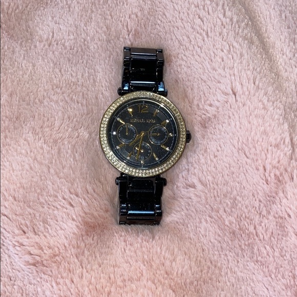 Michael Kors Accessories - Barely used MK watch (needs new battery)